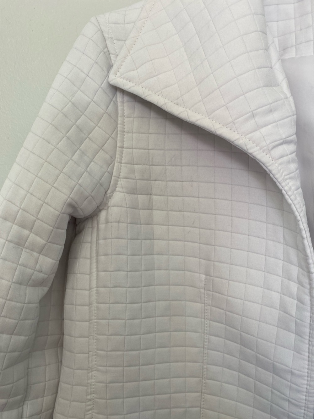 For Cynthia WOMAN’S White Quilted Jacket SZ MEDIUM - Picture 7 of 7